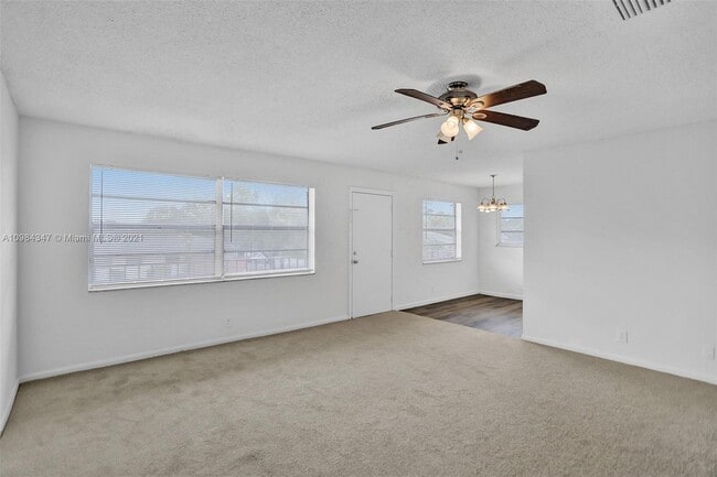 Building Photo - 408 NW 30th Ct