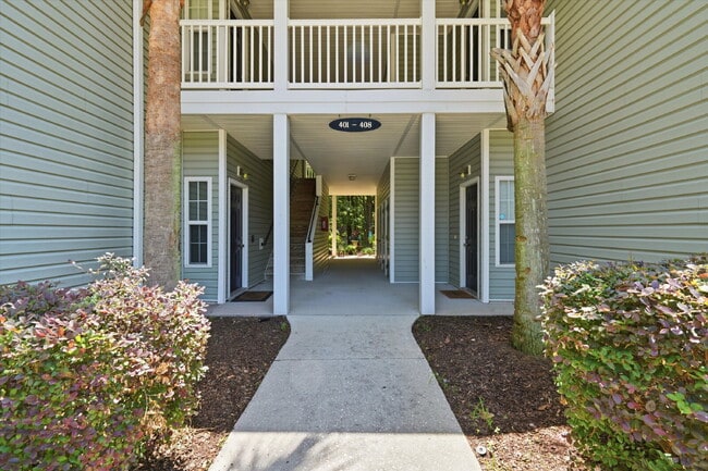Building Photo - 407 S Elgin Ct