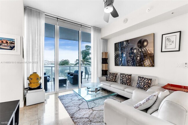 Building Photo - 2 br, 2.5 bath Condo - 50 S Pointe Dr Apt 704