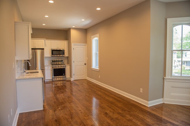 Photo - 108 Centre St Apartment