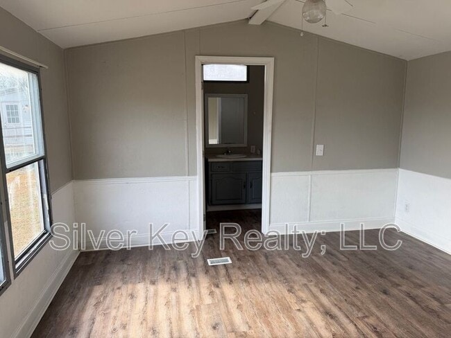 Building Photo - 124 Mt Vernon Church Rd