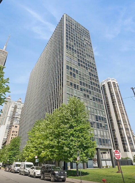 Building Photo - 900 N Lake Shore Dr