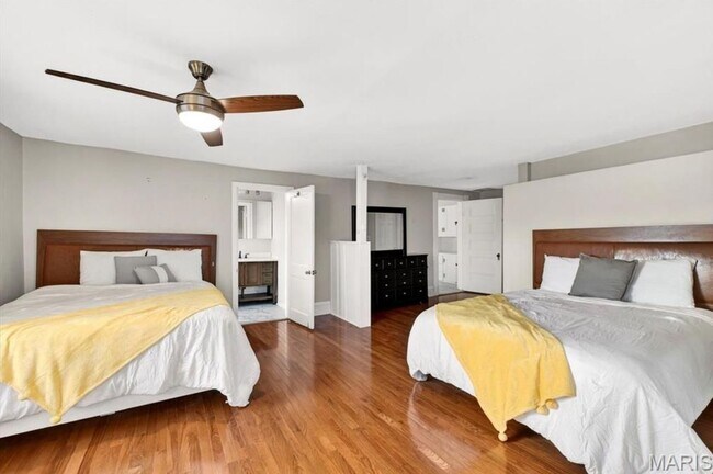 Foto del edificio - 5103 Waterman Blvd