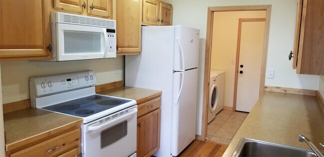 Building Photo - 2938 Warbler Way