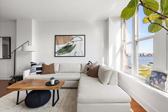 Foto del edificio - 1125 Maxwell Ln