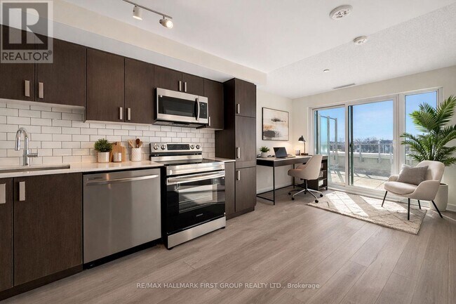 Photo du bâtiment - 1010 Sandy Beach Rd