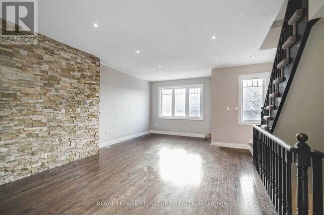 Building Photo - 16 Clockwork Ln