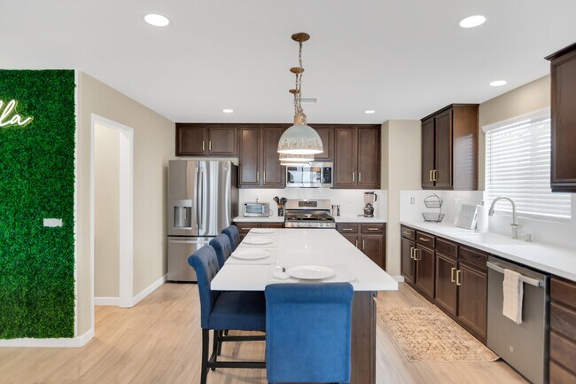 Building Photo - 84131 Azzura Way