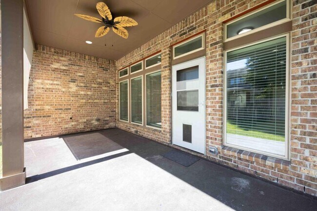 Foto del edificio - 115 Pine Crest Cir