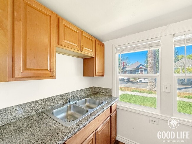 Building Photo - Brockton Ave