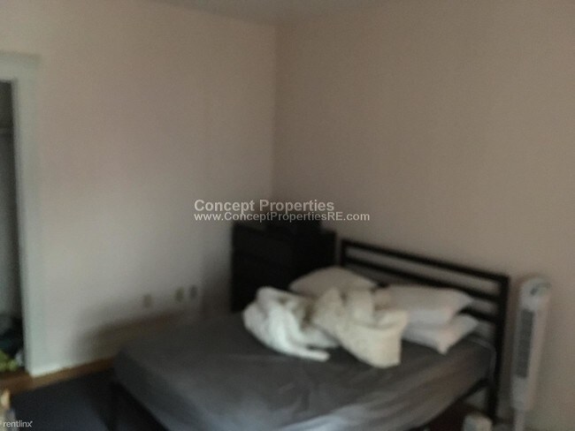 Building Photo - 157 Thorndike St
