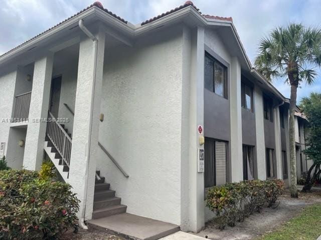 Foto del edificio - 8329 Coral Lake Dr