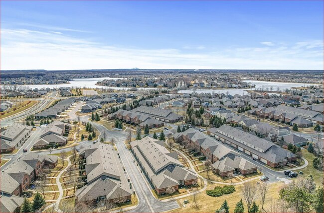 Comunidad - 12450 Flanders Ct NE
