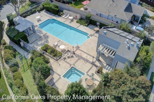 Building Photo - 3 br, 2.5 bath House - 4958 Thille St