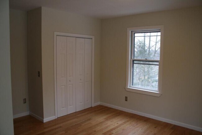 Building Photo - Mission Hill Area. Available September 1. ...