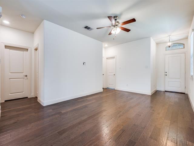Foto del edificio - 7105 Wildflower Wy