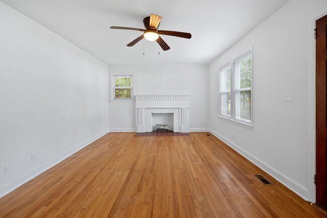 Foto del edificio - Beautiful 2 bed/1 bath