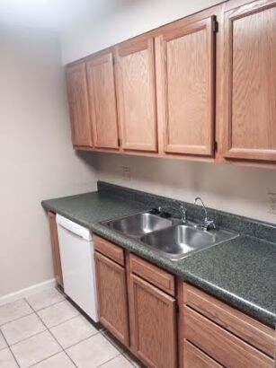 Building Photo - 3840 Overbrook Dr