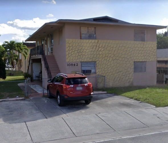 Foto principal - 10842 SW 4th St