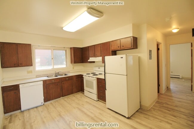Kitchen - 2320 Alderson Ave