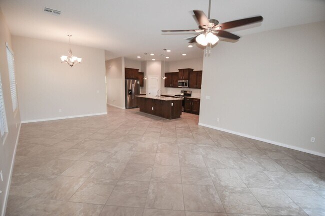 Building Photo - 10602 E Naranja Ave