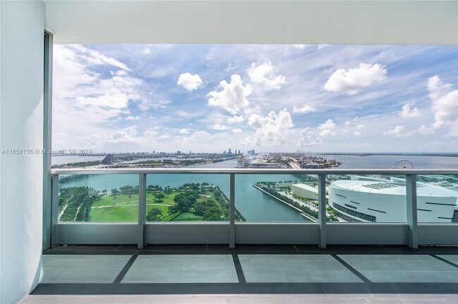 Foto del edificio - 900 Biscayne Blvd