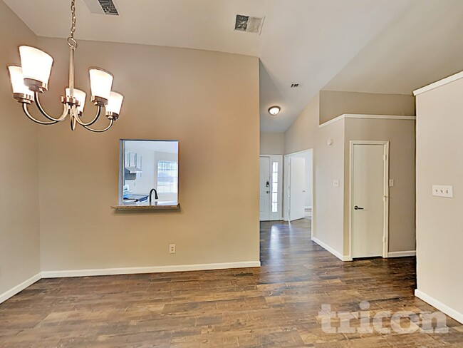 Building Photo - 1423 Ardmore Dr