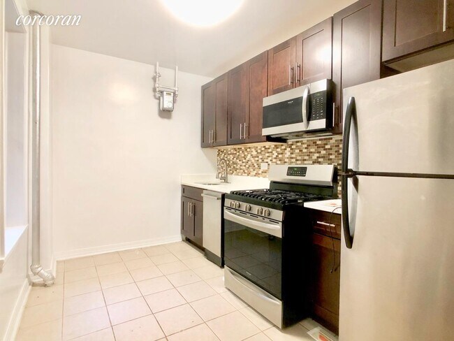 Foto del edificio - 656 W 162nd St