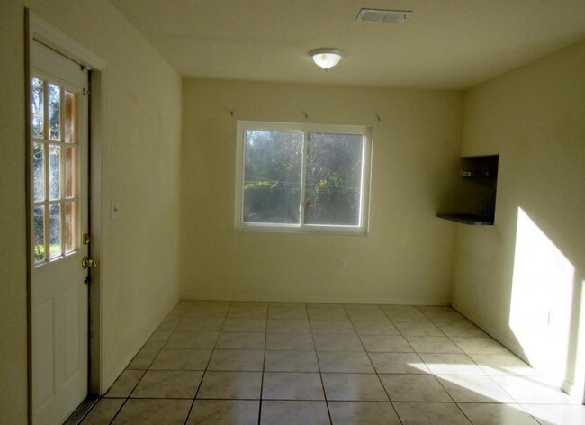Building Photo - 5327 Elkin Ave.