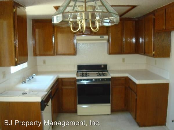 Building Photo - 14115 Kornblum Ave