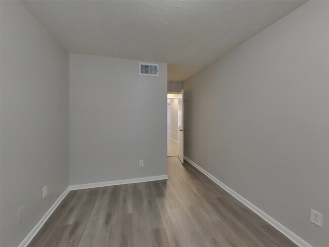 Foto del edificio - 14907 Englebrook Dr