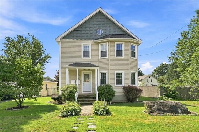 Building Photo - 51 Pettaconsett Ave