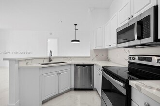 Building Photo - 4404 SW 160th Ave