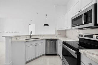 Building Photo - 4404 SW 160th Ave
