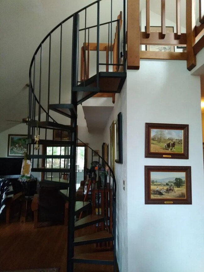 Foto del edificio - 275 Bayridge Ct