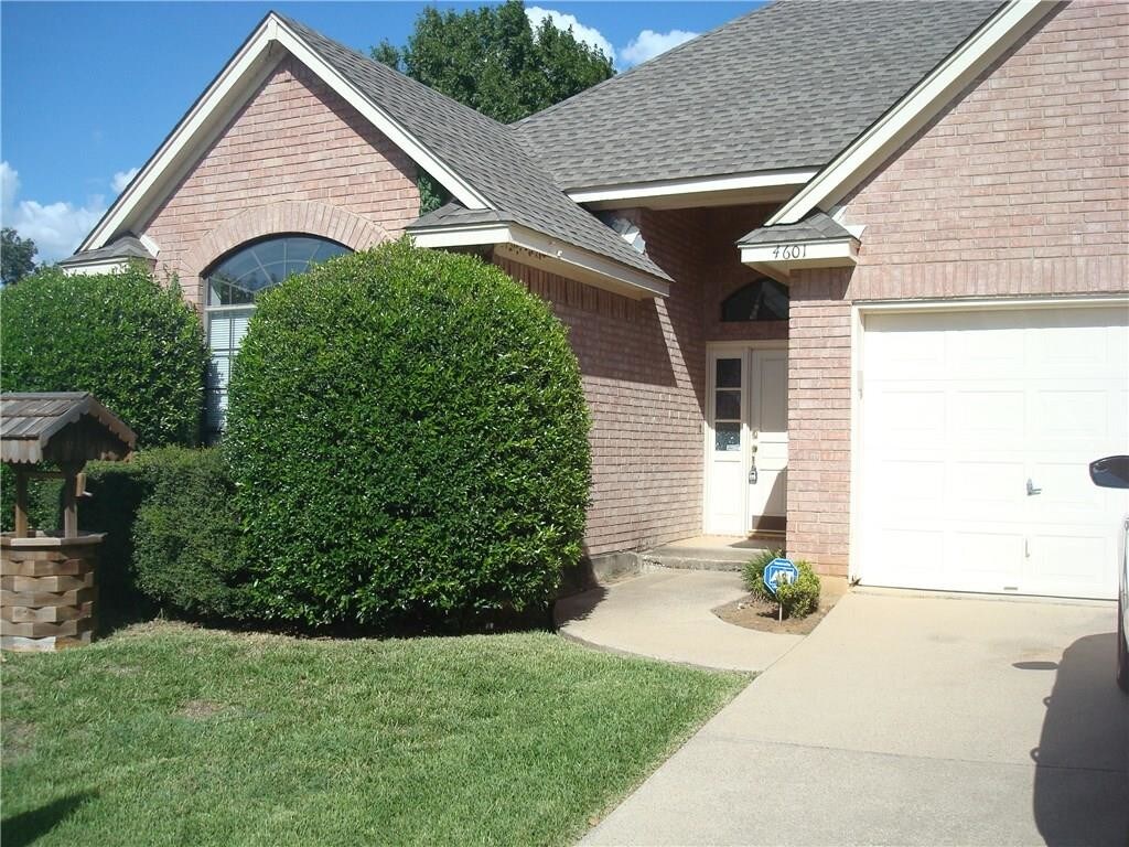 Foto principal - 4601 Oak Club Dr