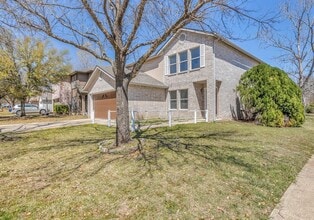 Building Photo - 2400 Byfield Dr