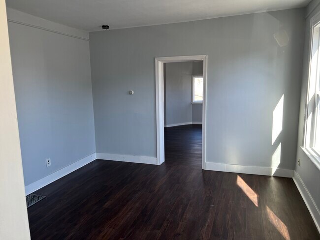 Dinning room - 730 Summer St