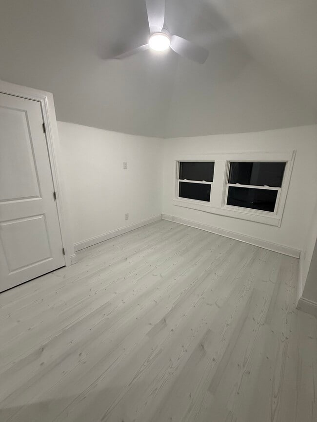 Building Photo - 9 Winton St