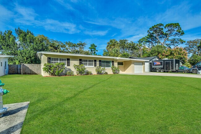 Foto del edificio - 3621 Sutton Dr