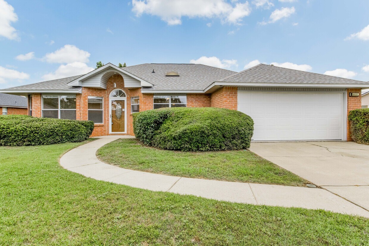 8032 Grand Bahama Dr, Pensacola, FL 32506 House for Rent in Pensacola