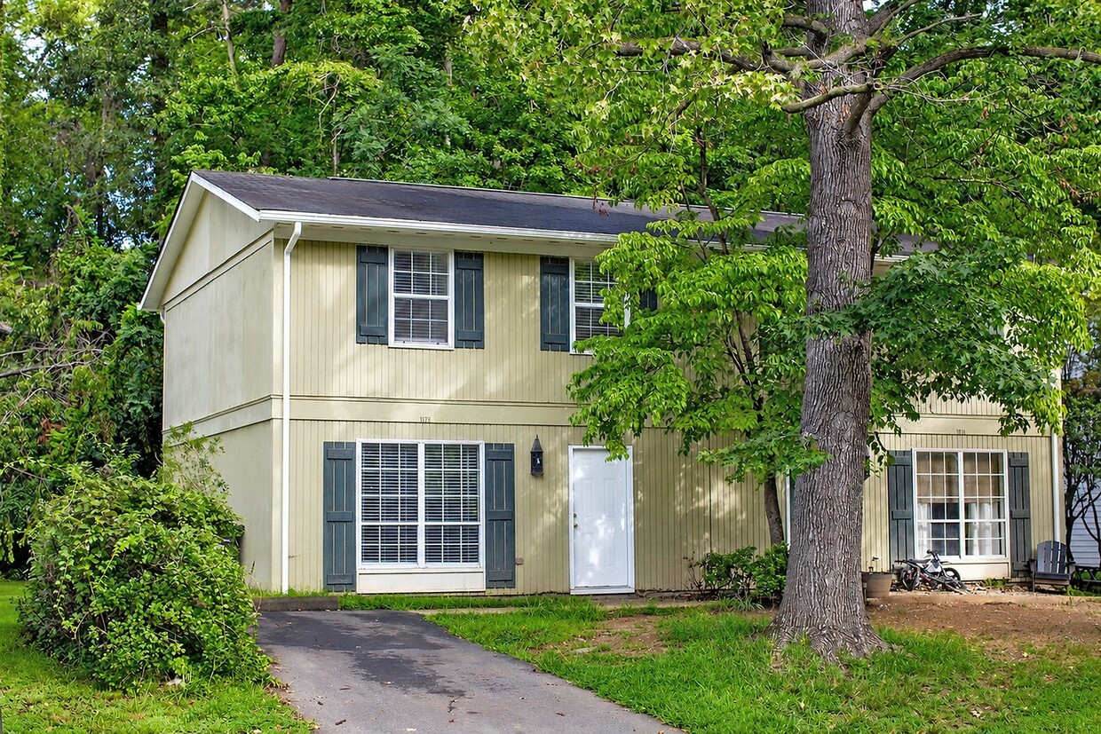 Photo - 117 Longwood Dr #B