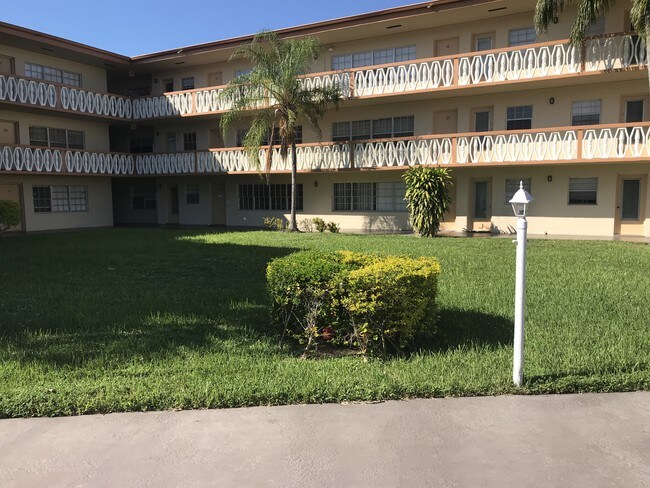 Foto del edificio - 11855 NE 19th Dr