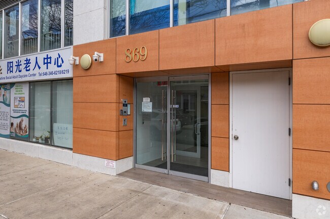 Building Photo - 869 57th St