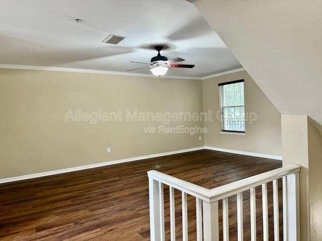 Building Photo - 1048 Waterside Dr