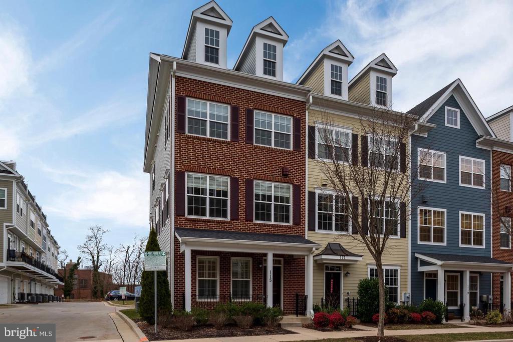 Primary Photo - 115 Meridian Ln