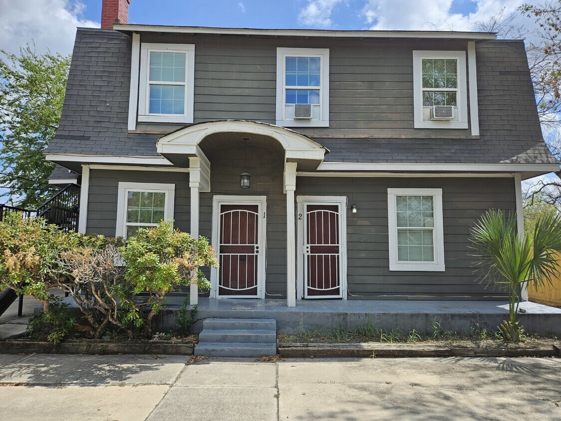 818 Ogden St Unit 4, San Antonio, TX 78212 Room for Rent in San