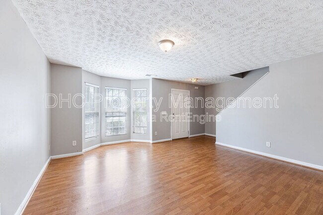 Foto del edificio - 5607 Strathmoor Manor Cir