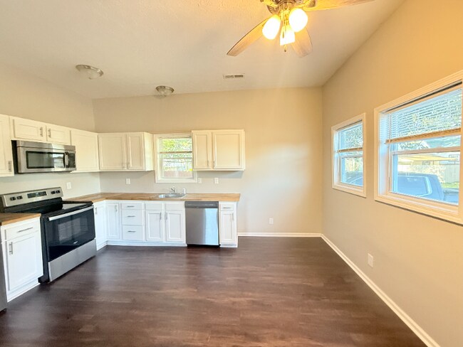 Foto del edificio - 417 E 18th St