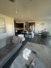 Building Photo - 3201 Solana Cir